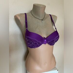 NWT Purple Lightly Lined Bra with Floral Lace & Bow Detail
